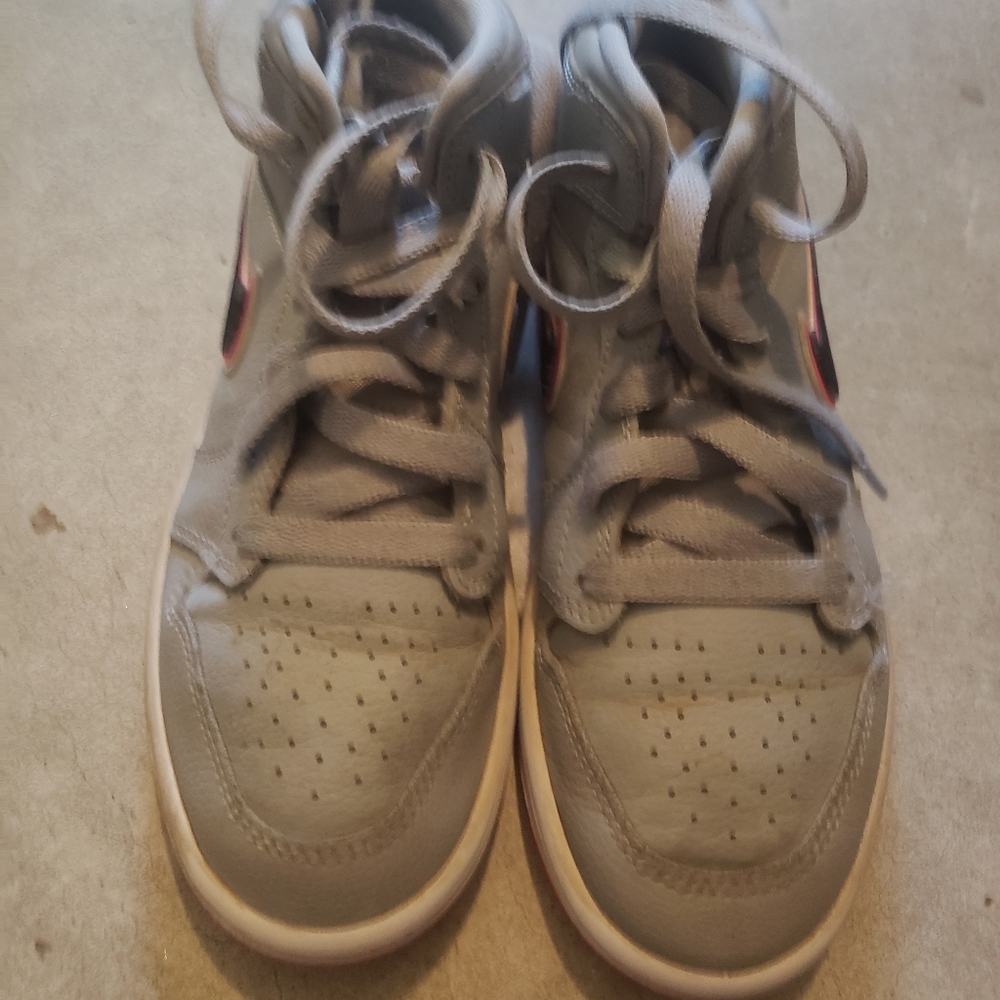 Jordan mid 1 wolf grey and pink racer size 13c
